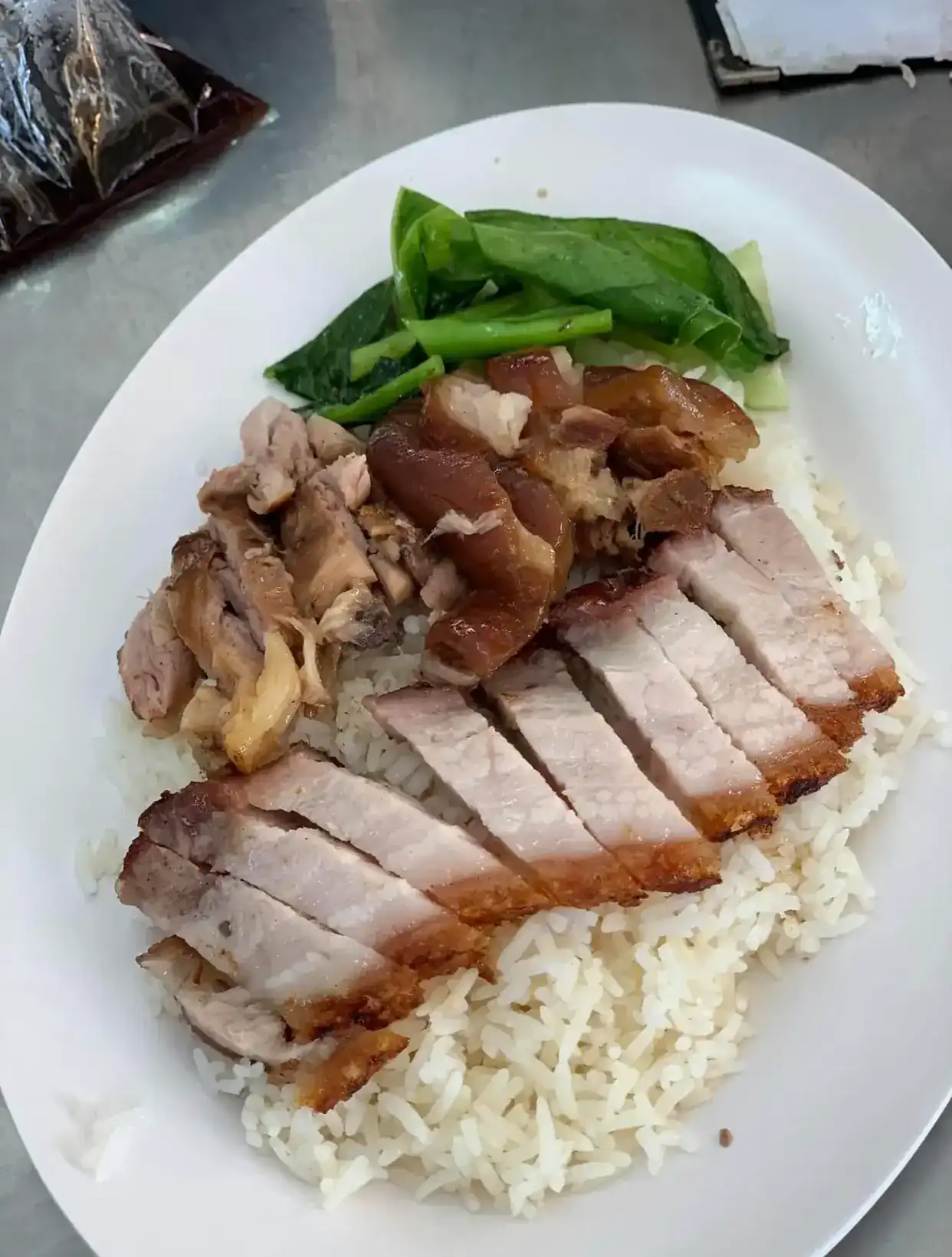 ข้าวหมูกรอบสนามบิน