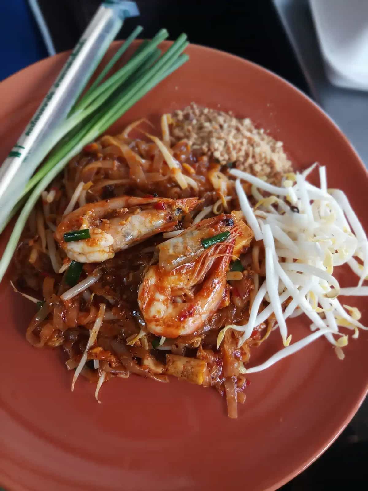 ร้านผัดไทยแม่หลุย