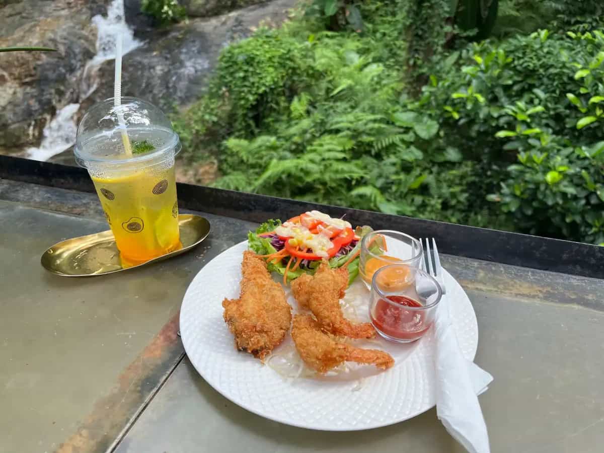 เหนือโตน คาเฟ่ Nuatone Cafe Bangtao