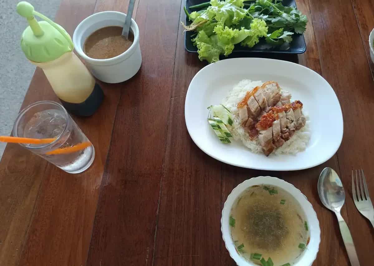 ข้าวมันหมูกรอบโกนพ