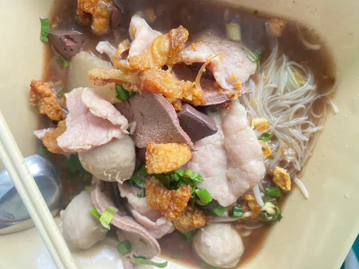 ก๋วยเตี๋ยวตาบุญ