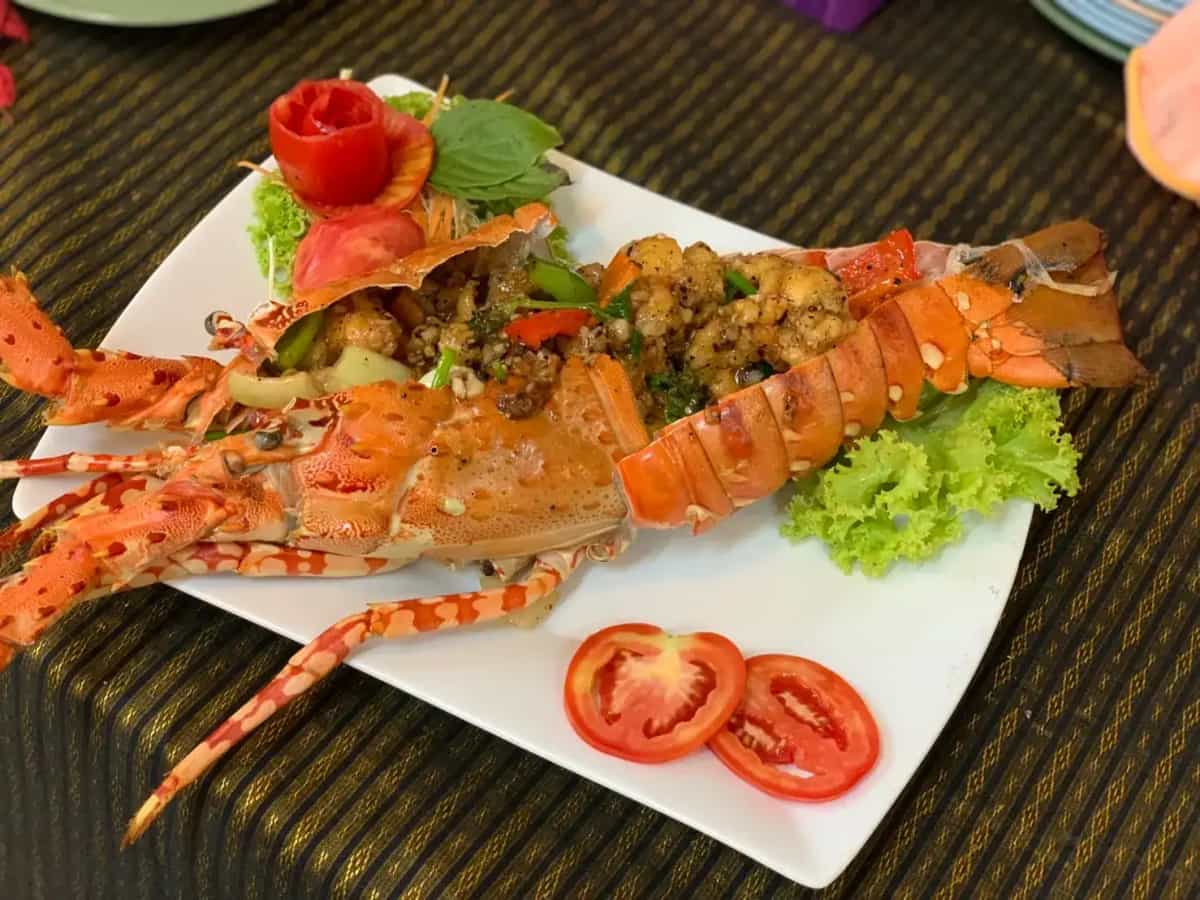 Red Corner​ Restaurant -​ Thai​ and​ Seafood