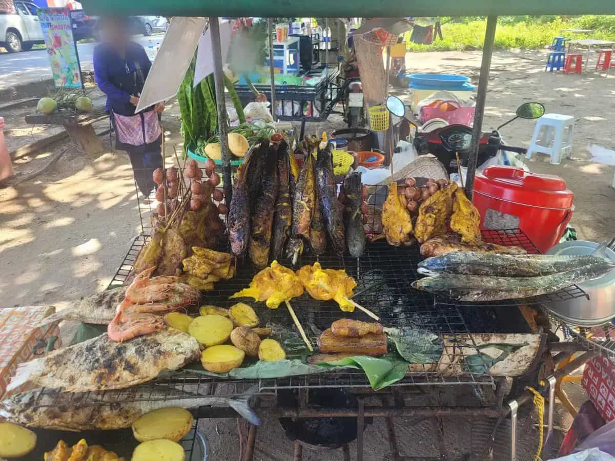 Naiyang chicken street food