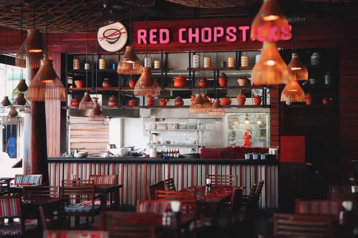 Red Chopsticks, Karon Beach