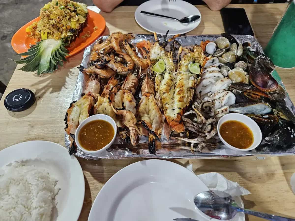 Happy Seafood Patong