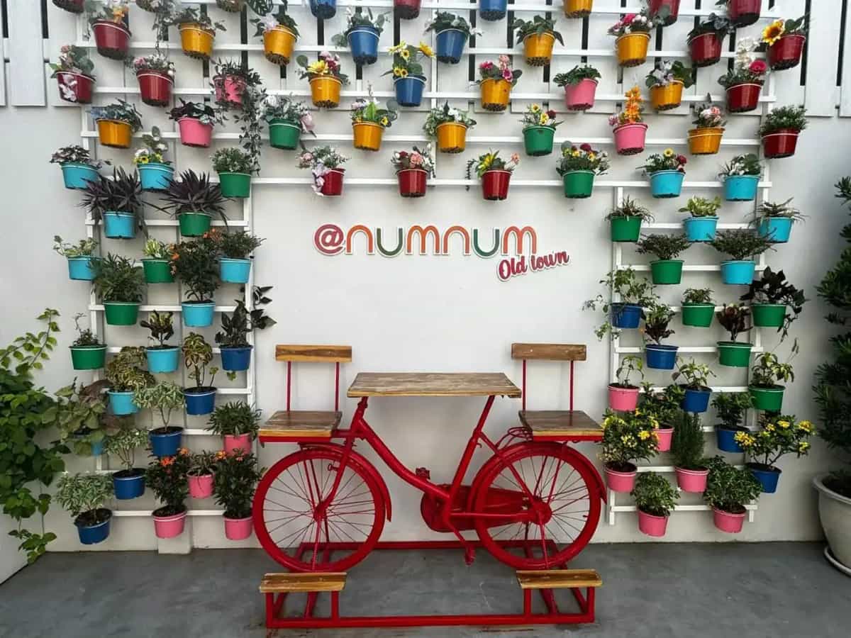 NumNum Old Town Cafe & Restaurant