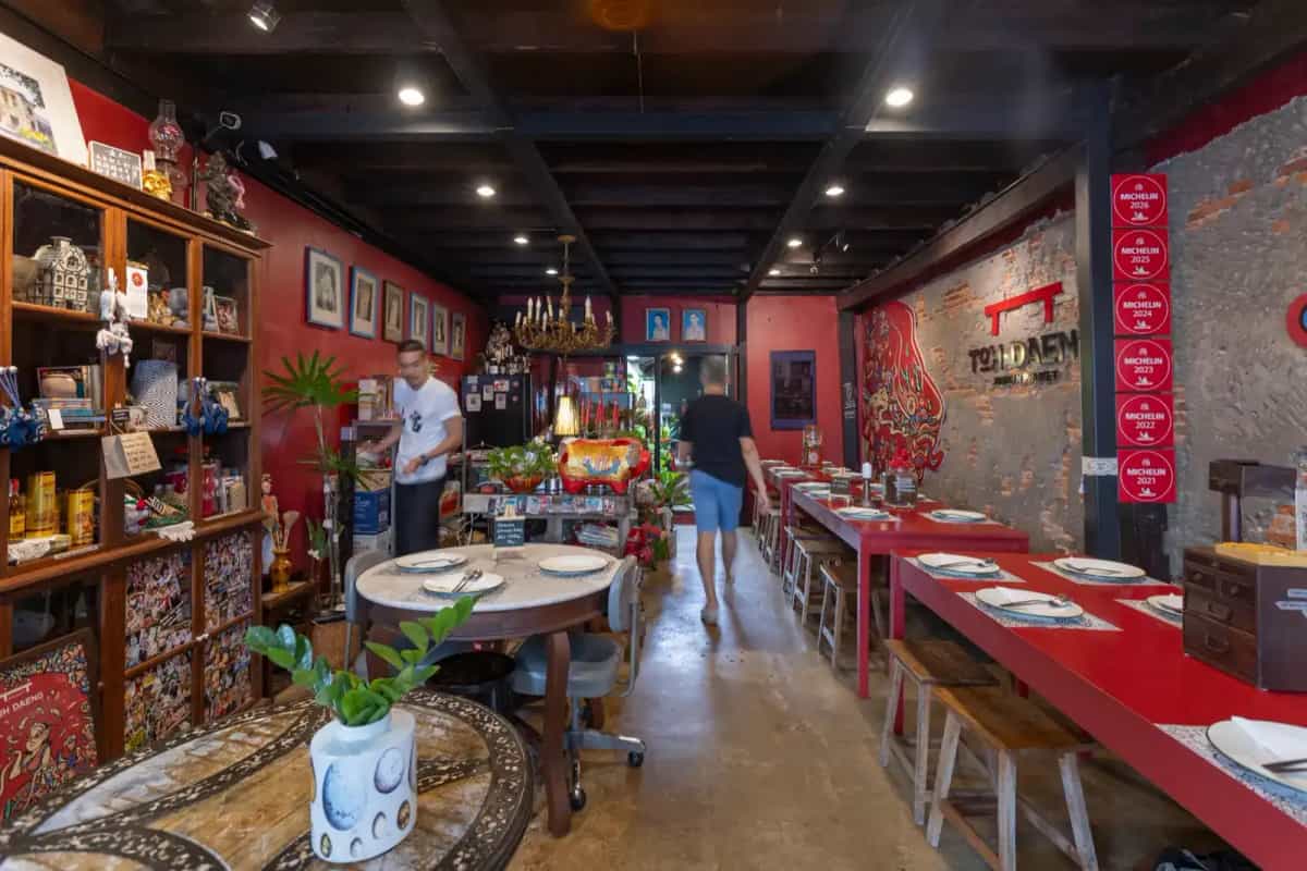 TOH DAENG at Phuket old town