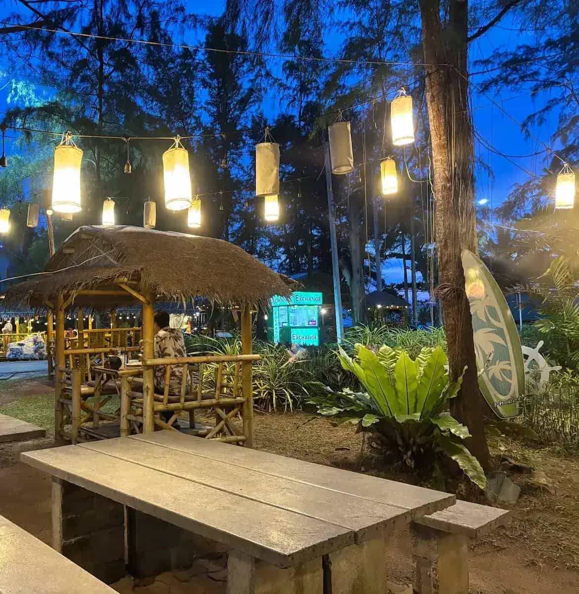 Maikhao Beach Restaurant ครัวชุมชน บ้านไม้ขาว
