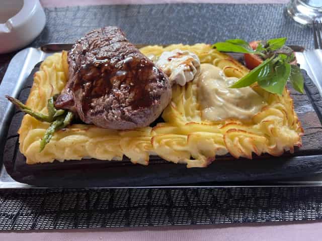 Mamma Mia Grill & Restaurant Kamala