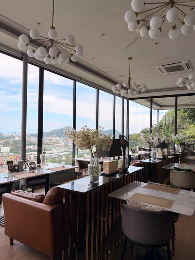 Plearn Restaurant - Romantic Rooftop Bar in Phuket