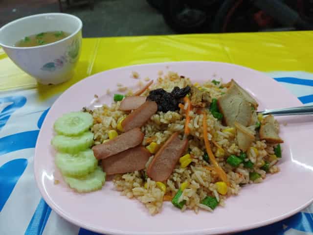 Vegetarian restaurant : Nong J (ร้านน้องเจ)