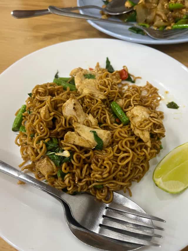 ก๋วยจั๊บโกธง