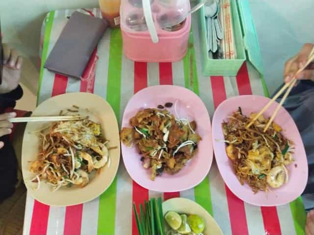 ฟาตีม๊ะ ผัดไทย หอยทอด