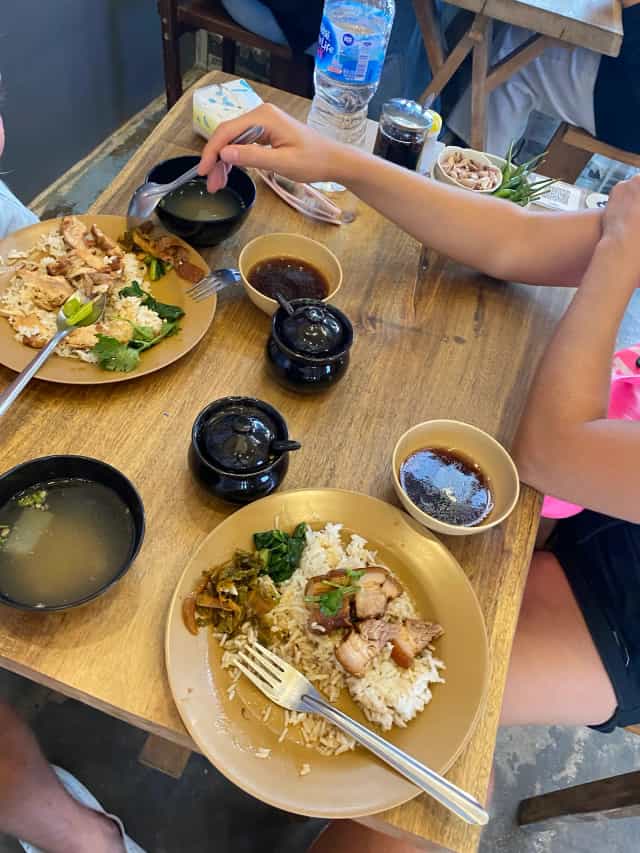ร้านข้าวขาหมู วิภาวรรณ