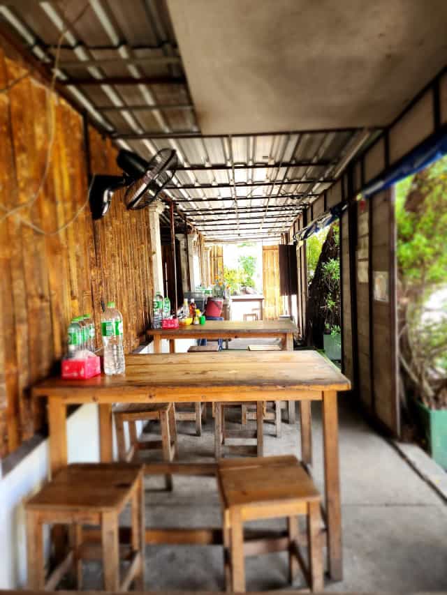 โกเที่ยงต้มยำปลา