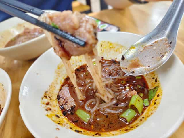 เตี๋ยวเรือยุดยา สาขา 135 ภูเก็ต อนุสาวรีย์ (ท่าเรือ)