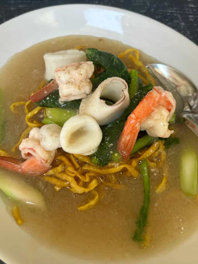 เจ๊ใจราดหน้า