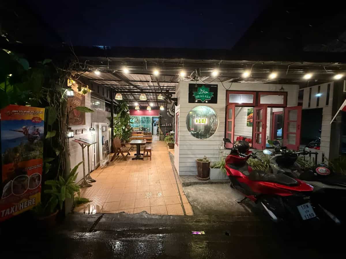 De'Cafe Halal food