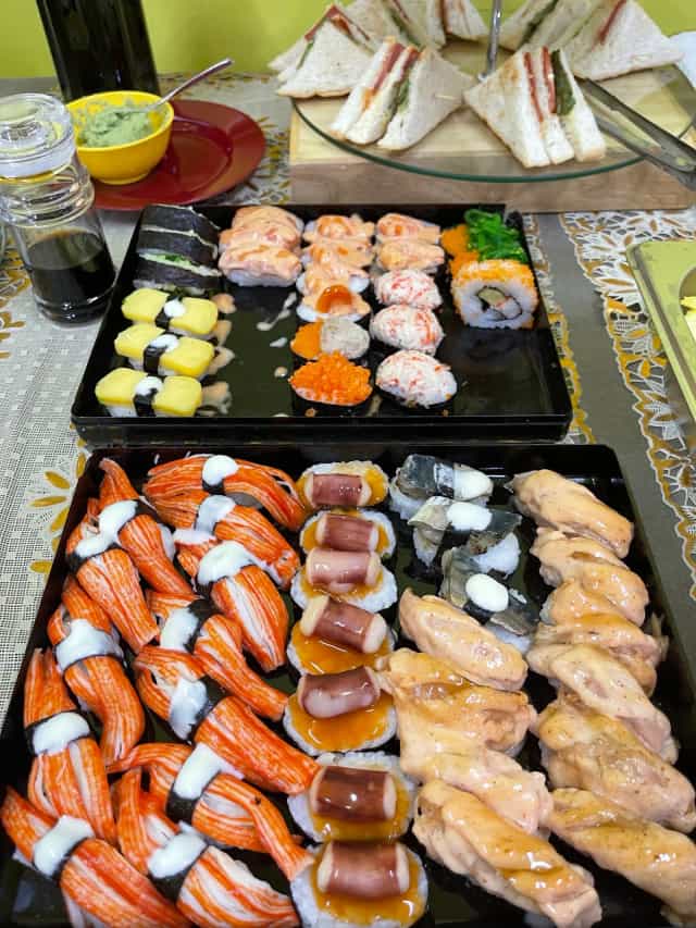 สายกอ บุฟเฟต์ หมูกระทะ & ซีฟู๊ด Sai Kor Buffet MooKaTa Seafood 自助餐、海鮮、燒烤和湯Гриль-шведский стол