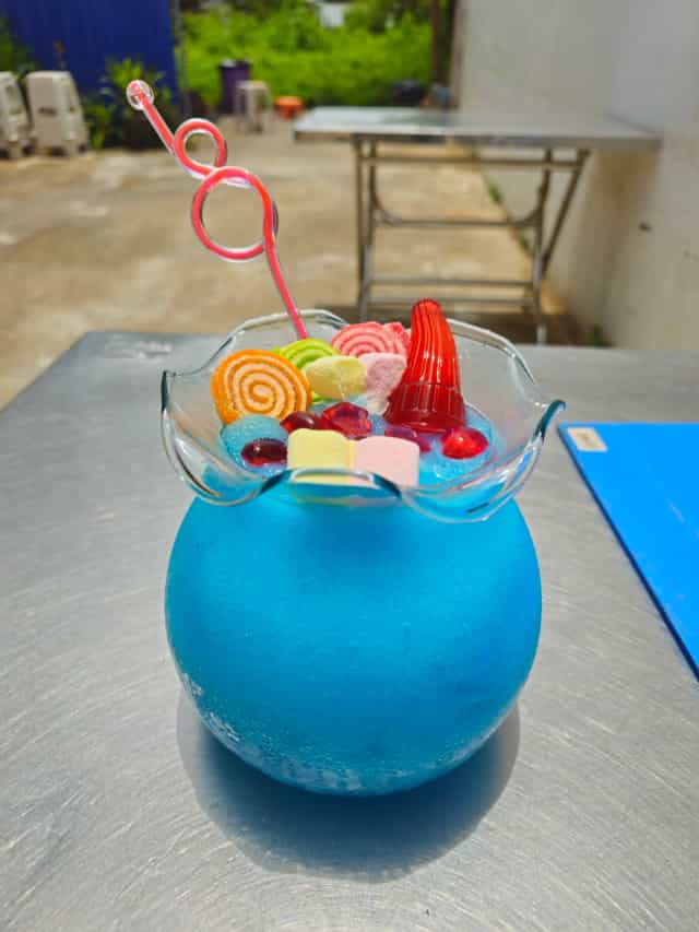 เดอะแบล็คบาร์ The Black Bar