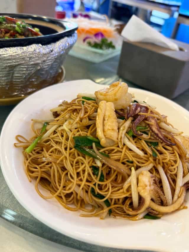 บริษัท ฮ่องกง (หูฉลาม) ภัตตาคาร จำกัด