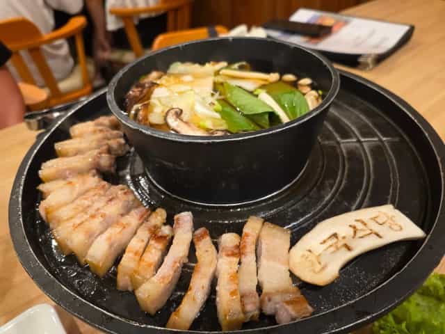 한국식당 HANKUK SIKTANG (Korean BBQ Restaurant)