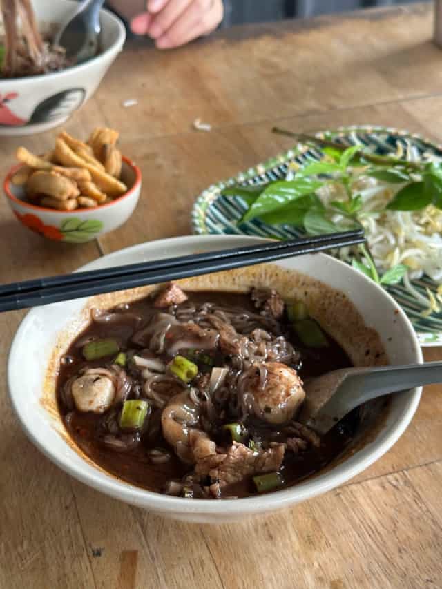 เตี๋ยวเรือยุดยา สาขา 135 ภูเก็ต อนุสาวรีย์ (ท่าเรือ)