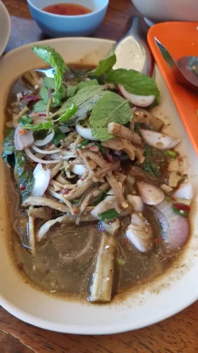 ร้าน โกแบงค์แซ่บอีสาน