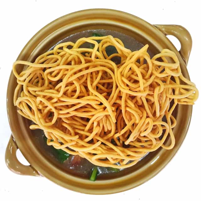 ราดหน้าหม้อดิน อาหารตามสั่ง