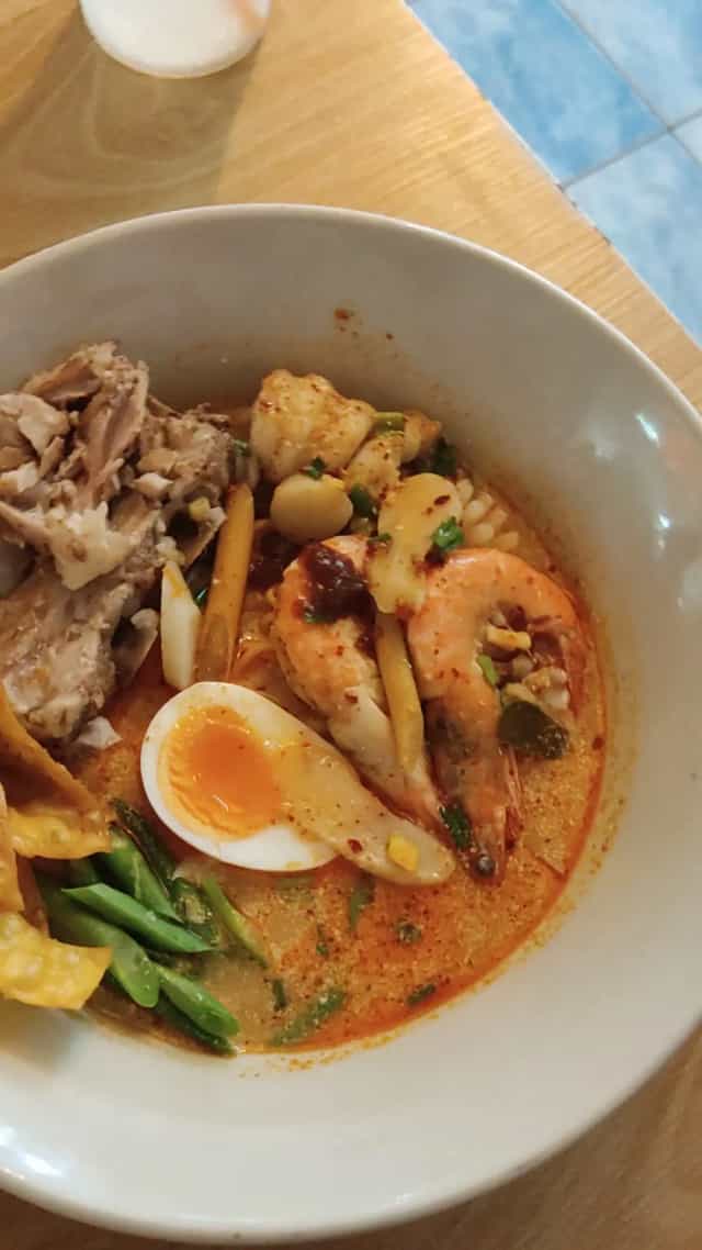ร้านก๋วยเตี๋ยวต้มยำไข่หวาน