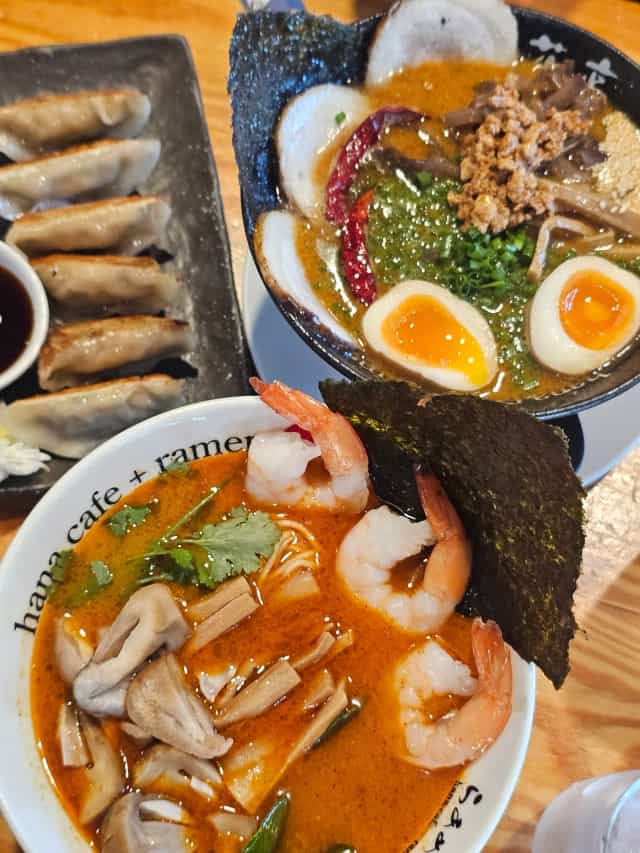 hana cafe + ramen rawai らあめん花亭 ラワイ店