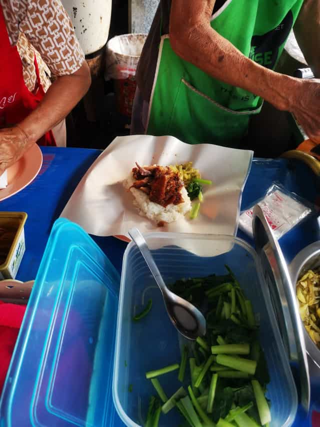 ร้านโกดี ข้าวขาหมู