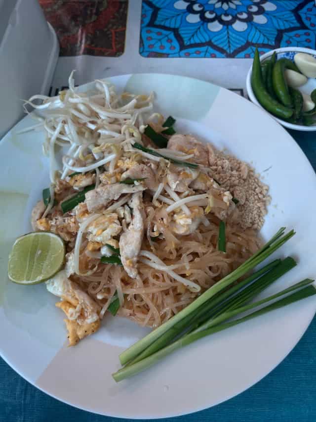 ร้านข้าวหน้าเป็ด กมลา Kamala Duck Rice