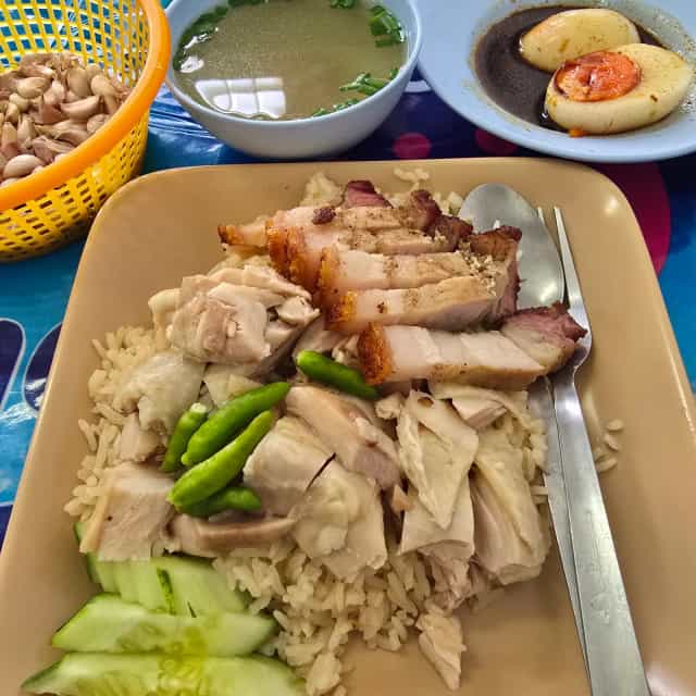 โกดำ(วัดกลาง) ข้าวมันไก่ สามกอง ภูเก็ต kodam chickenrice samkong