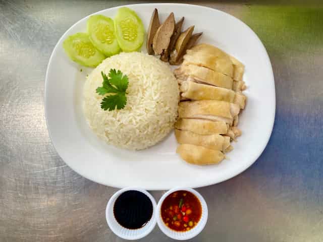 ข้าวมันไก่บางชีเหล้า