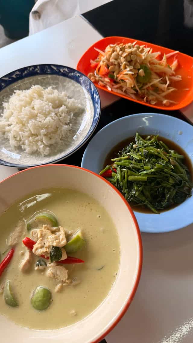 ร้านข้าวซอย น้ำเงี้ยว