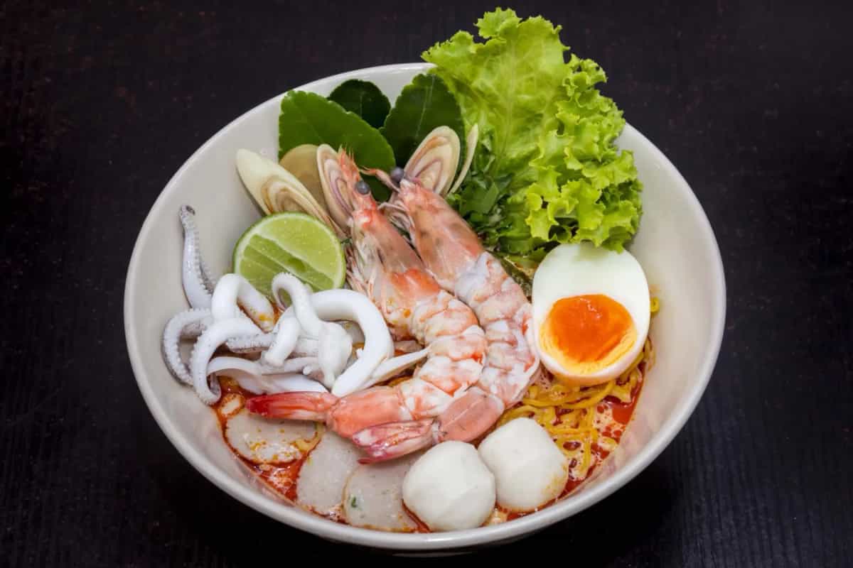 ก๋วยเตี๋ยวต้มยำ บางน้ำข้น Bangnamkon Tomyum Noodle