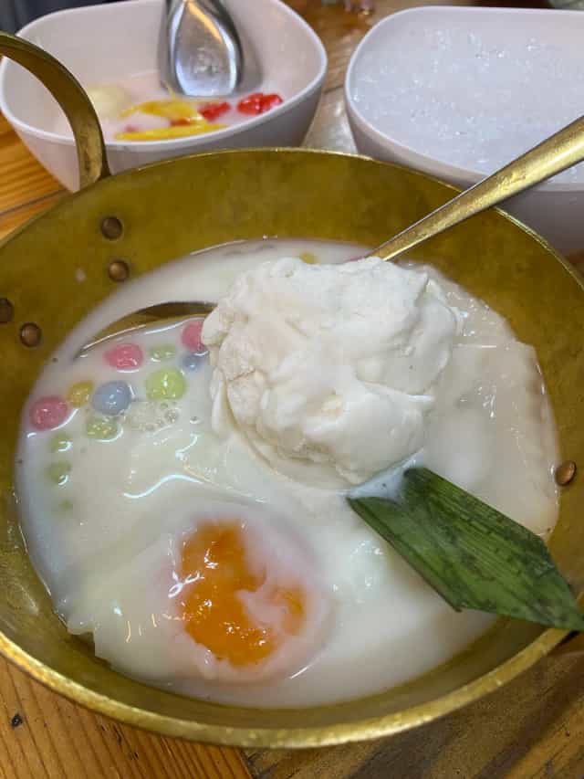 WANLAMUN & EGG E EGG @OLD TOWN thai dessert & chicken rice & thai food