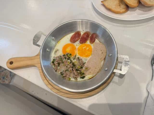 Meka Cafe & Restaurant