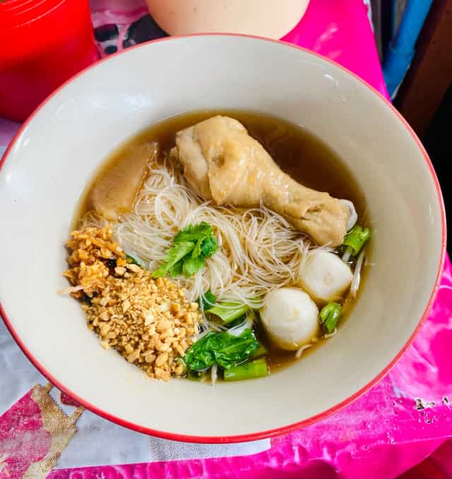 ข้าวมันไก่บางชีเหล้า