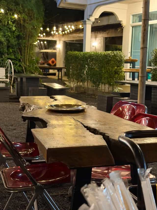 The Café+Mookata