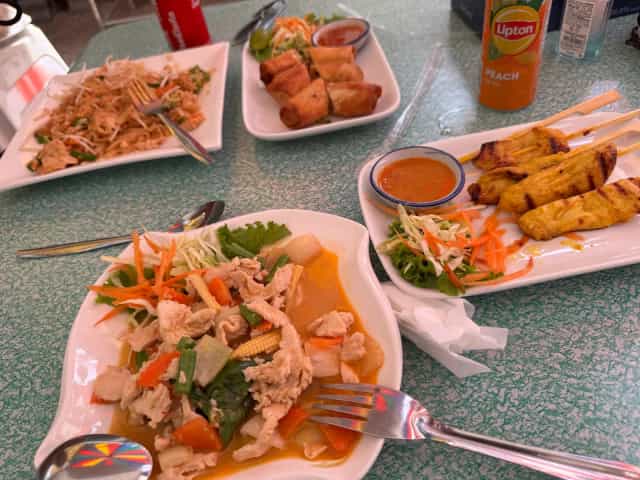 Simon's Restaurant (حلال)