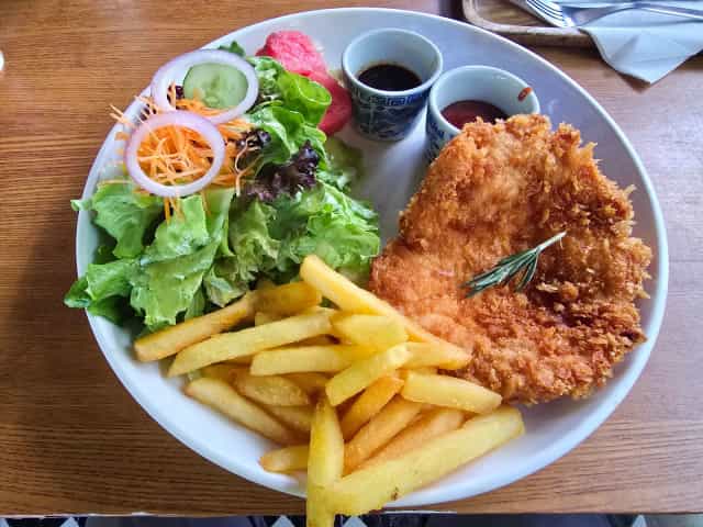 Wandee Steak Salad T Bar