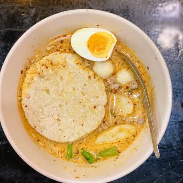 ก๋วยเตี๋ยวต้มยำ บางน้ำข้น Bangnamkon Tomyum Noodle