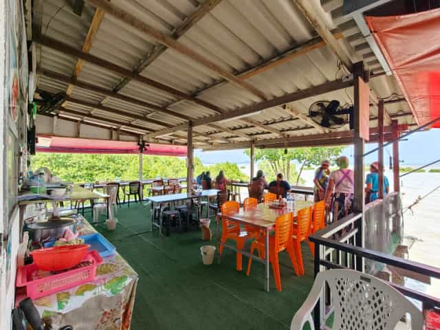 บ้านริมเลปำ เย็นตาโฟ-ต้มยำทะเล