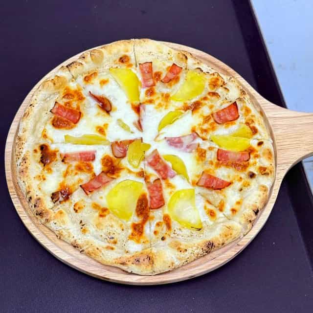 Meka Cafe & Restaurant