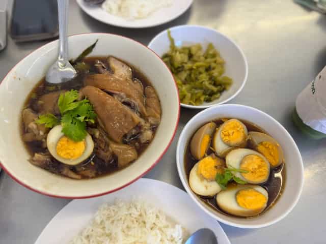 ข้าวขาหมูนี่ฮั้ว สาขาภูเก็ต ปตทเมืองใหม่