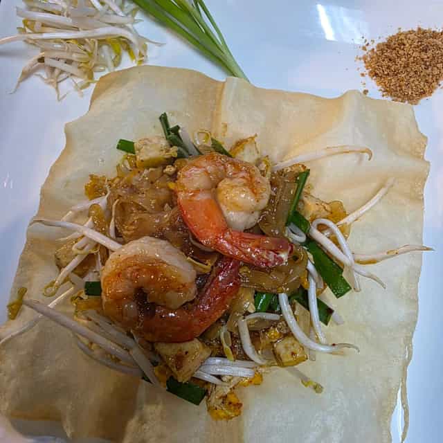 PHAD THAI MR. KOM (ผัดไทยมิสเตอร์คม)