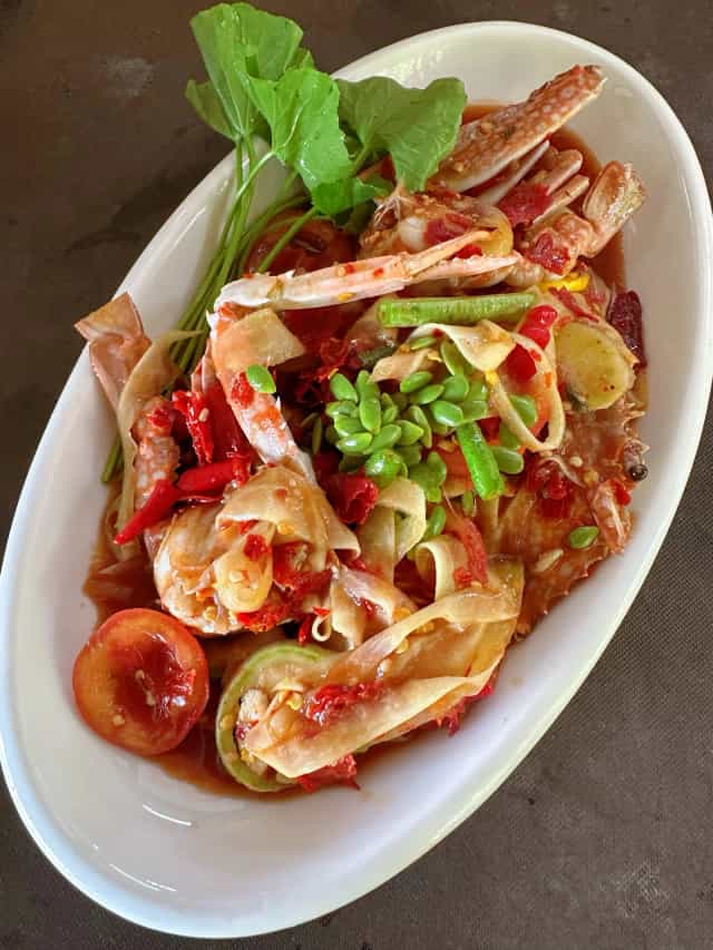 ส้มตำยำสามอ่าว somtum yum sam aow