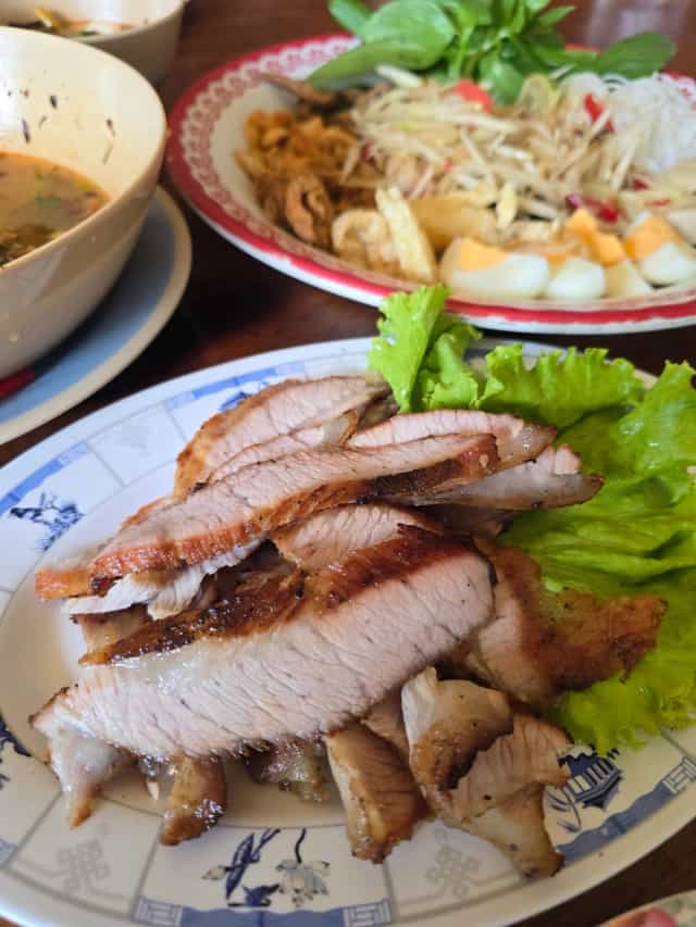 ร้าน โกแบงค์แซ่บอีสาน